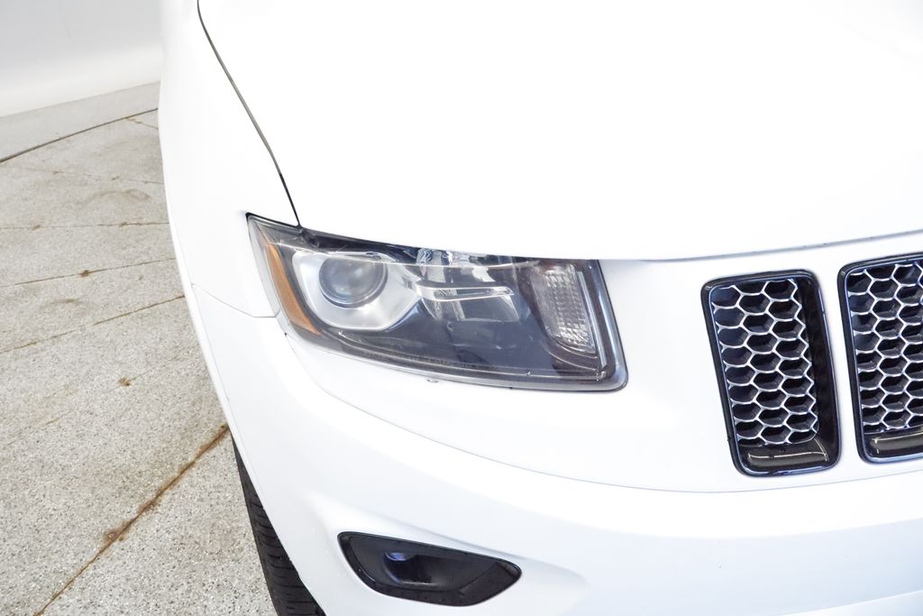 Thumbnail: 2015 Jeep Grand Cherokee - 20