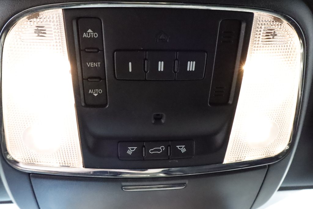 Thumbnail: 2015 Jeep Grand Cherokee - 33