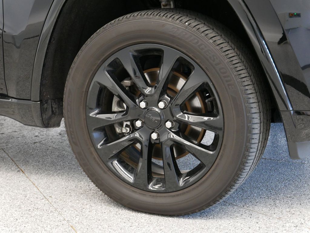 Thumbnail: 2022 Jeep Grand Cherokee - 7