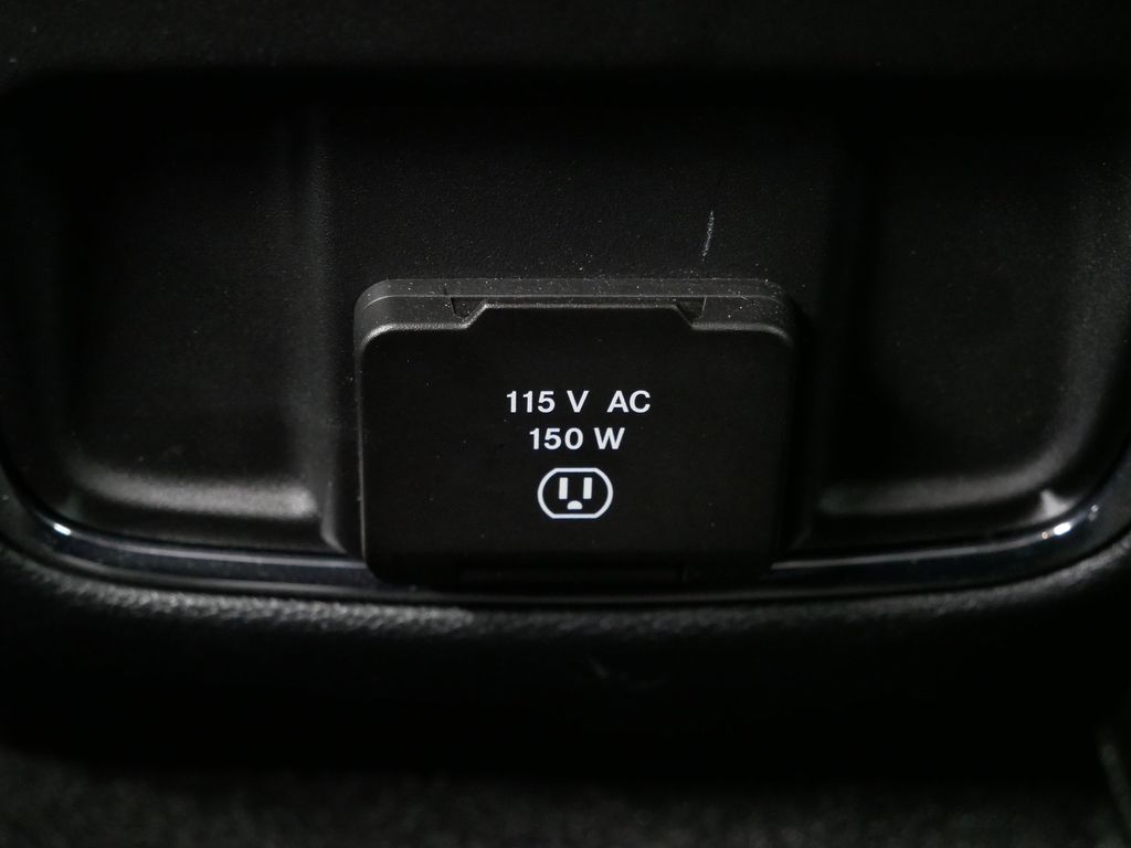 Thumbnail: 2022 Jeep Grand Cherokee - 24