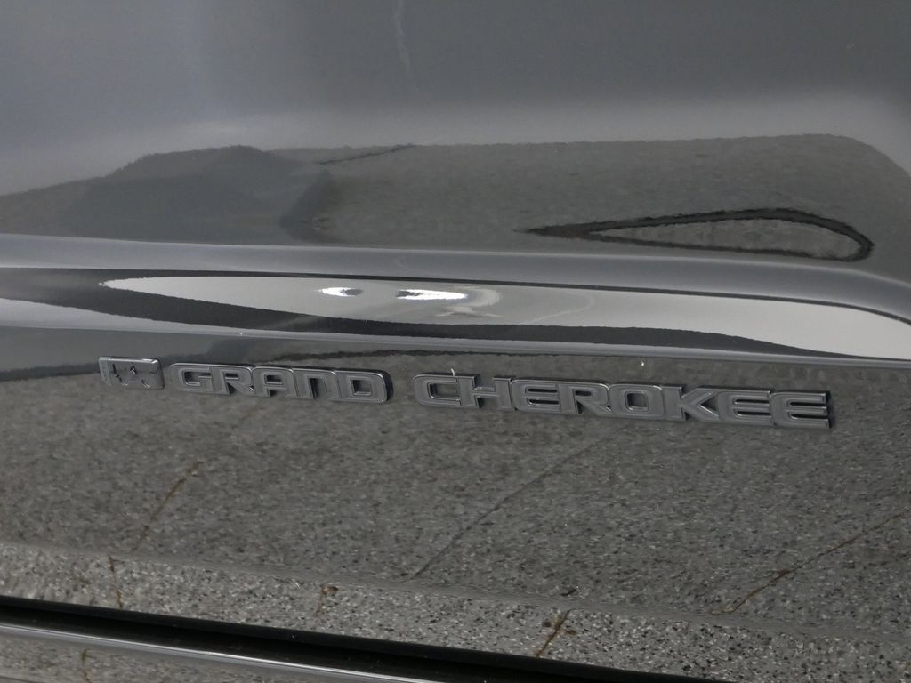 Thumbnail: 2022 Jeep Grand Cherokee - 48