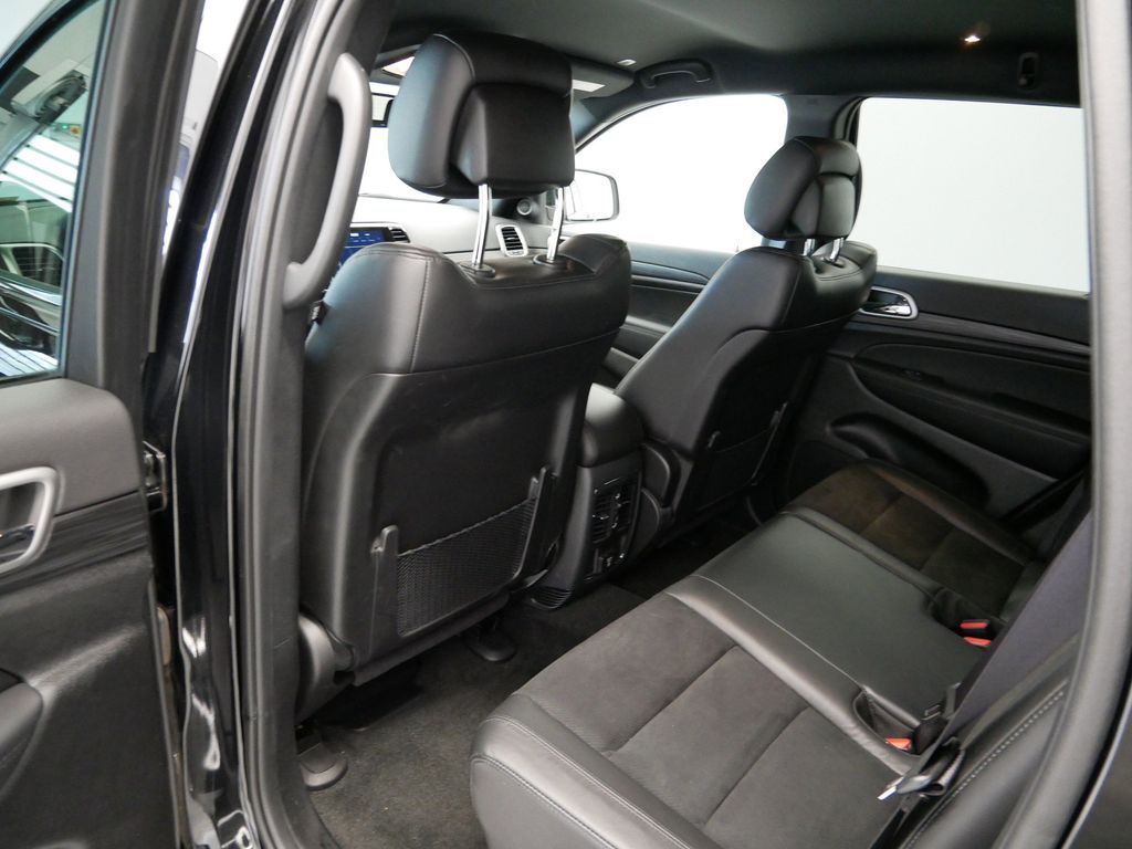 Thumbnail: 2022 Jeep Grand Cherokee - 11