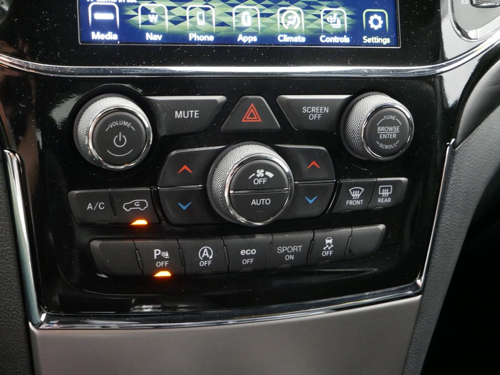 Thumbnail: 2022 Jeep Grand Cherokee - 37