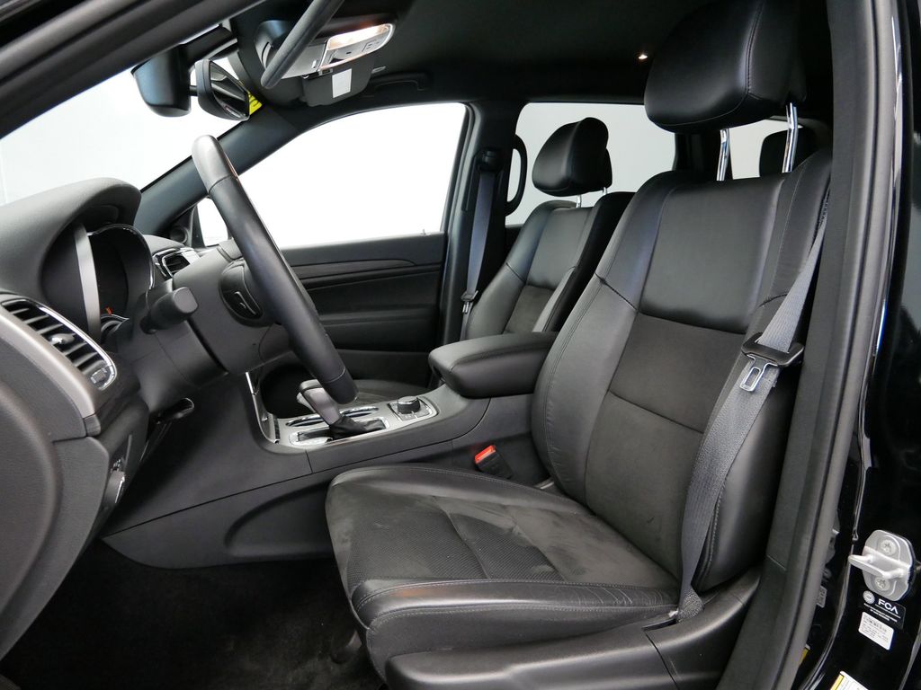 Thumbnail: 2022 Jeep Grand Cherokee - 9