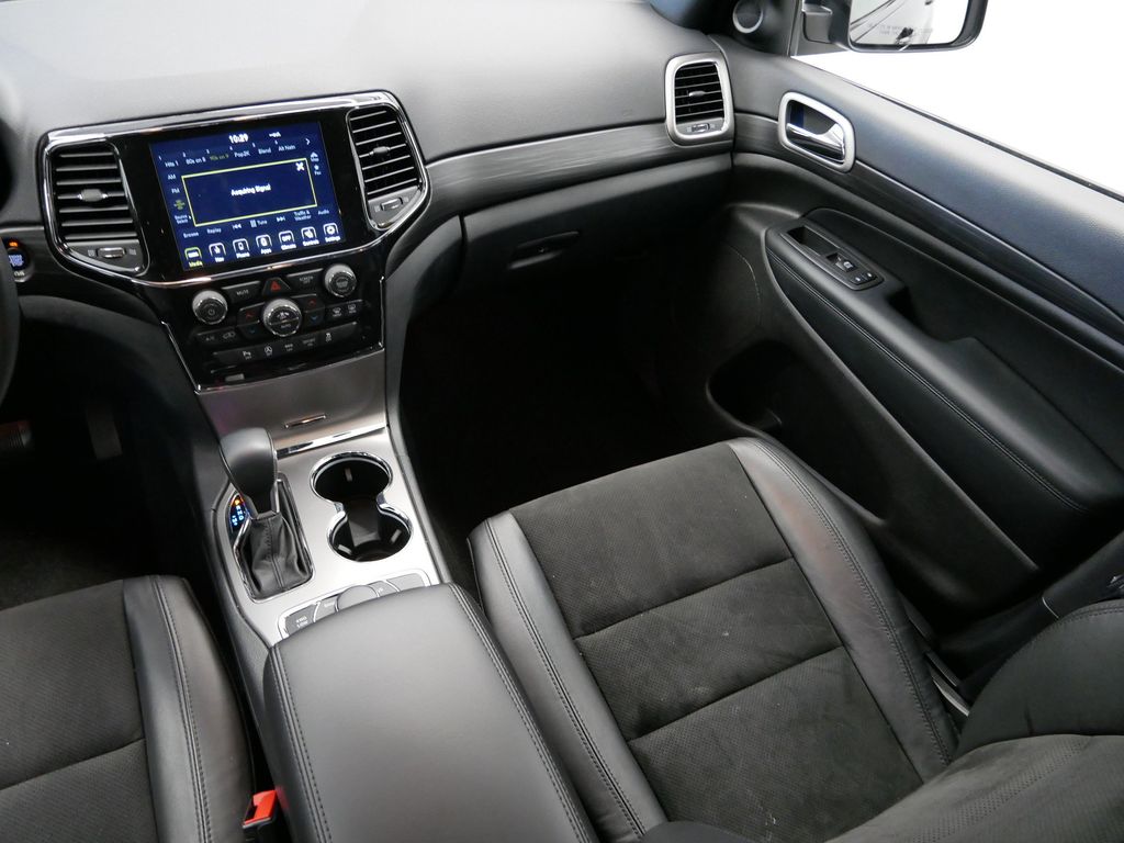 Thumbnail: 2022 Jeep Grand Cherokee - 13