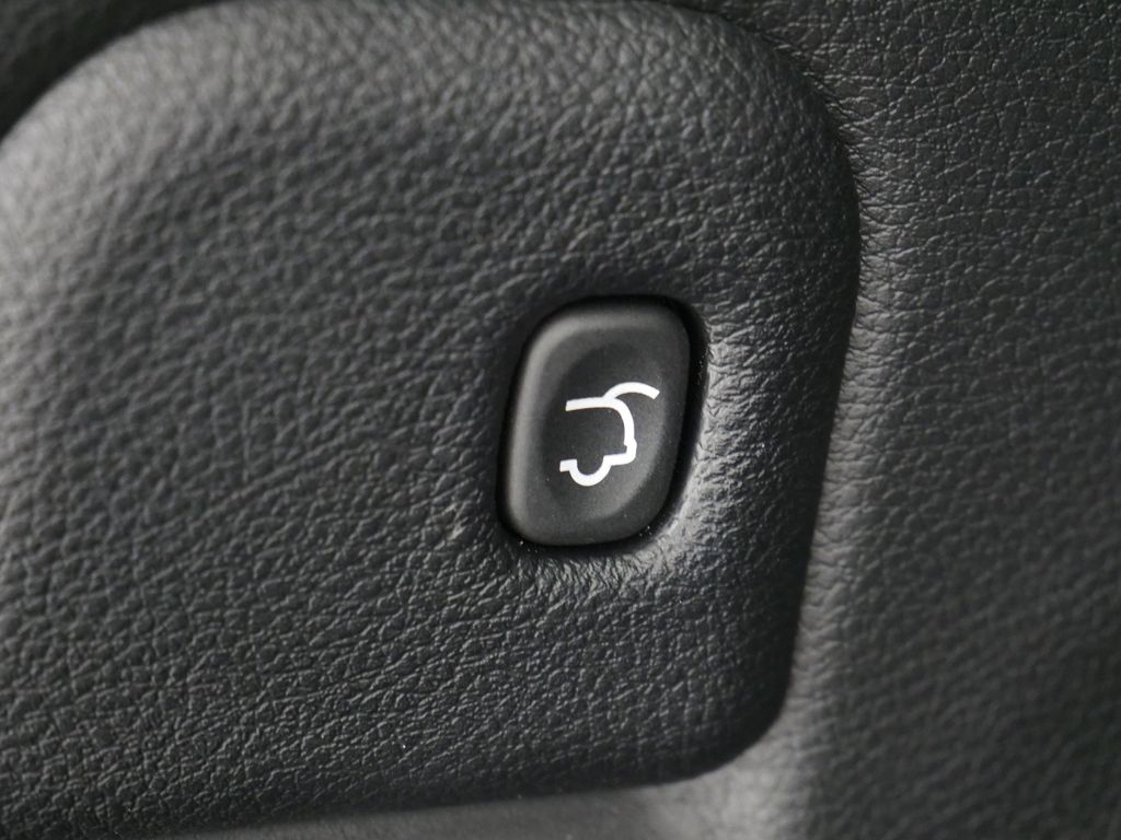 Thumbnail: 2022 Jeep Grand Cherokee - 23