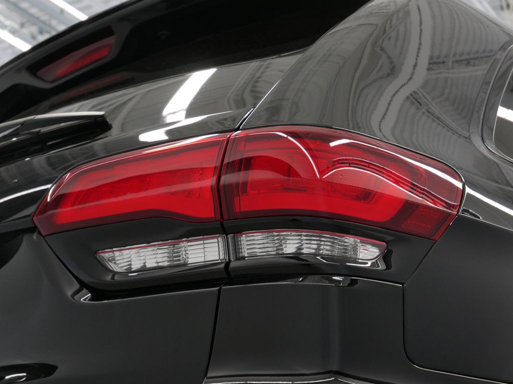 Thumbnail: 2022 Jeep Grand Cherokee - 49