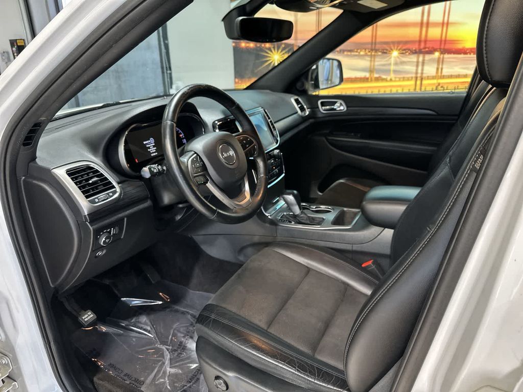 Thumbnail: 2019 Jeep Grand Cherokee - 11