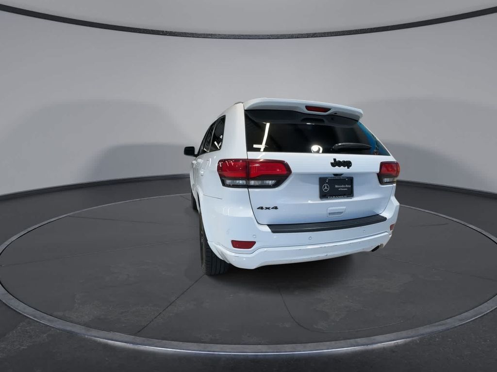 Thumbnail: 2019 Jeep Grand Cherokee - 7