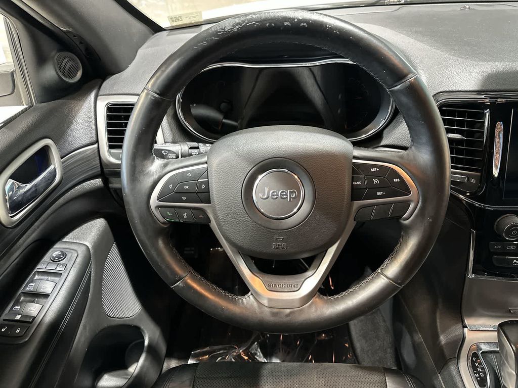 Thumbnail: 2019 Jeep Grand Cherokee - 10