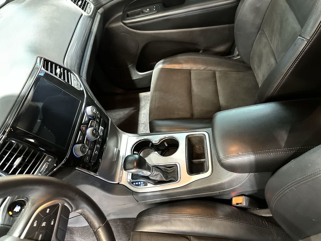 Thumbnail: 2019 Jeep Grand Cherokee - 32