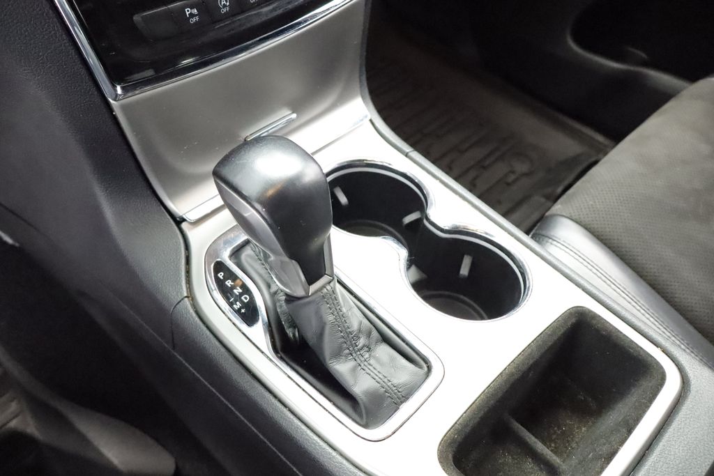 Thumbnail: 2021 Jeep Grand Cherokee - 14