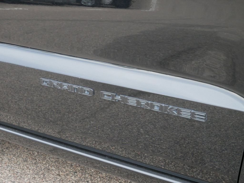 Thumbnail: 2021 Jeep Grand Cherokee - 7