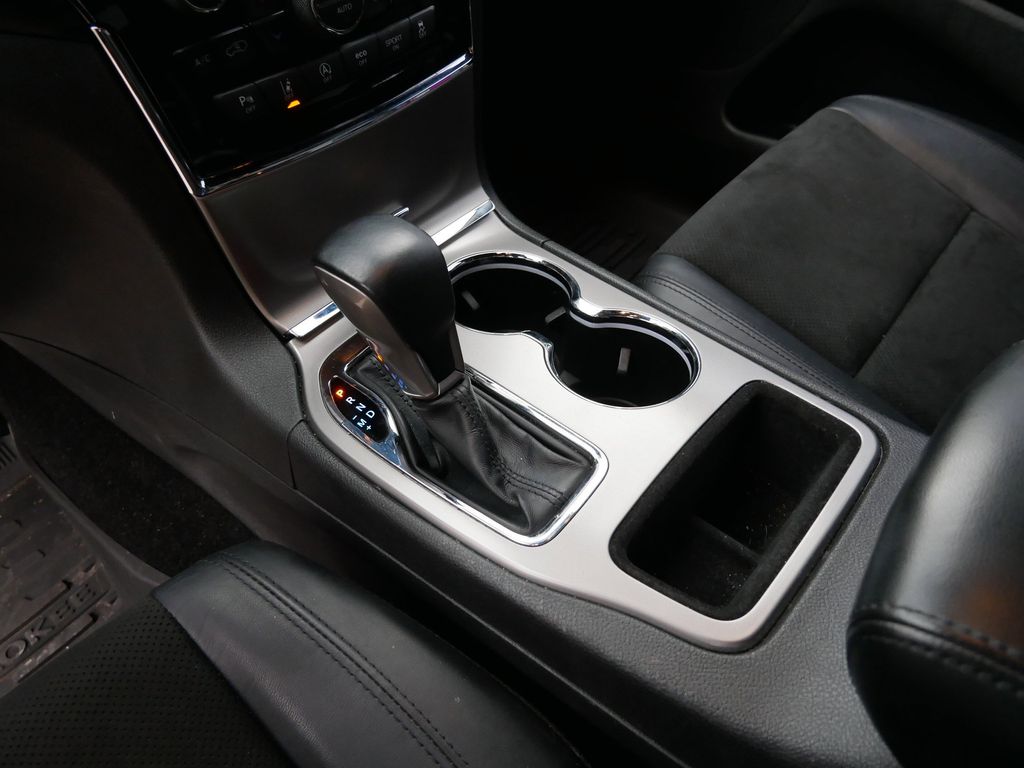 Thumbnail: 2021 Jeep Grand Cherokee - 12