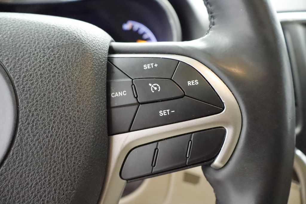 Thumbnail: 2018 Jeep Grand Cherokee - 28