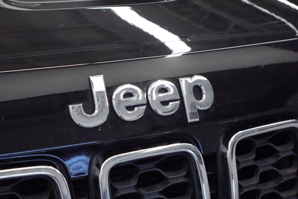 Thumbnail: 2021 Jeep Grand Cherokee - 7