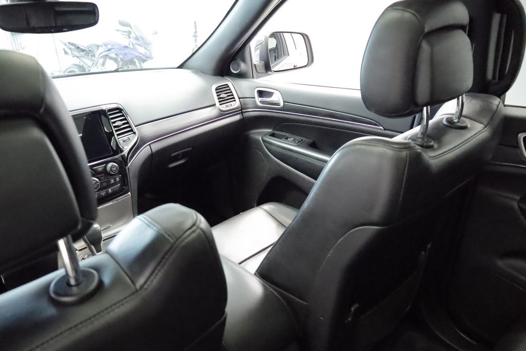 Thumbnail: 2020 Jeep Grand Cherokee - 22