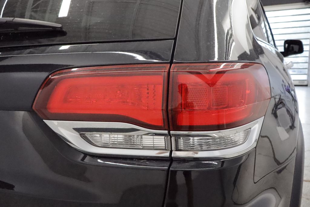 Thumbnail: 2020 Jeep Grand Cherokee - 19