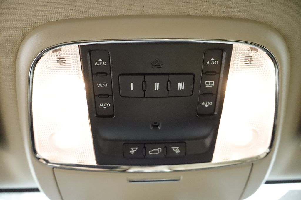 Thumbnail: 2020 Jeep Grand Cherokee - 34