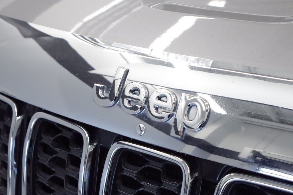 Thumbnail: 2020 Jeep Grand Cherokee - 4