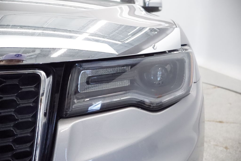 Thumbnail: 2020 Jeep Grand Cherokee - 17