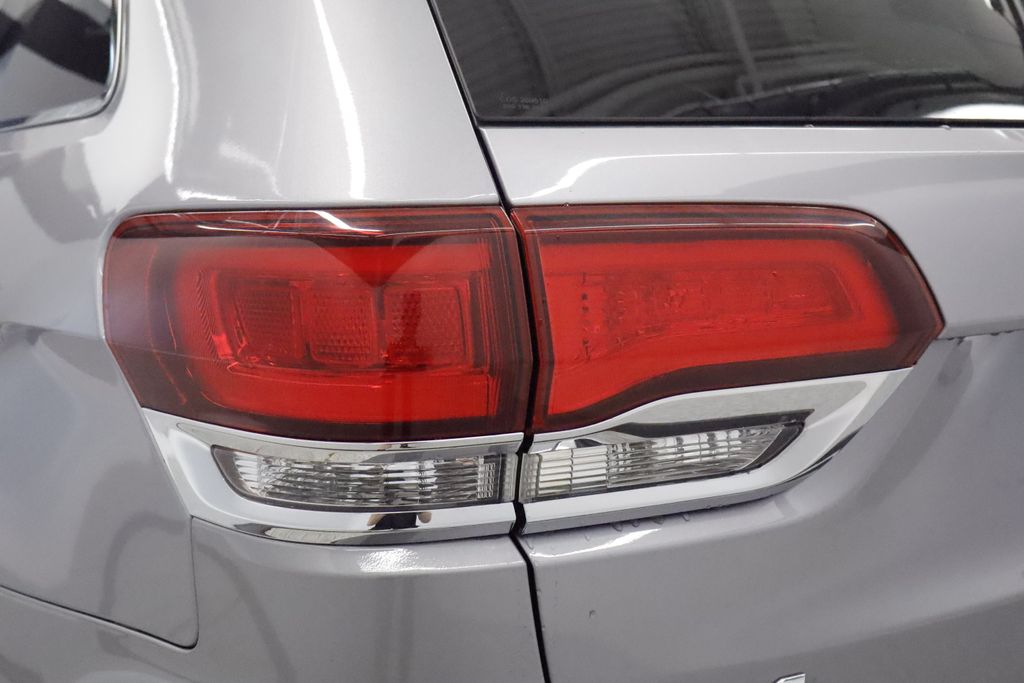 Thumbnail: 2020 Jeep Grand Cherokee - 19