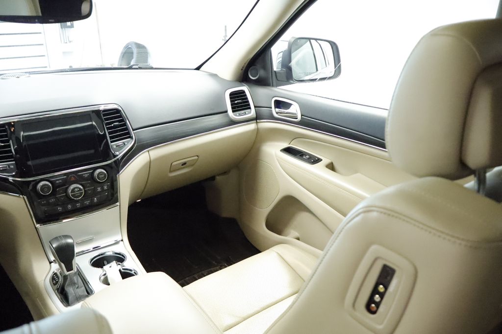 Thumbnail: 2020 Jeep Grand Cherokee - 6