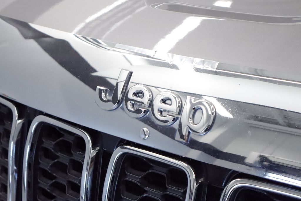 Thumbnail: 2020 Jeep Grand Cherokee - 4