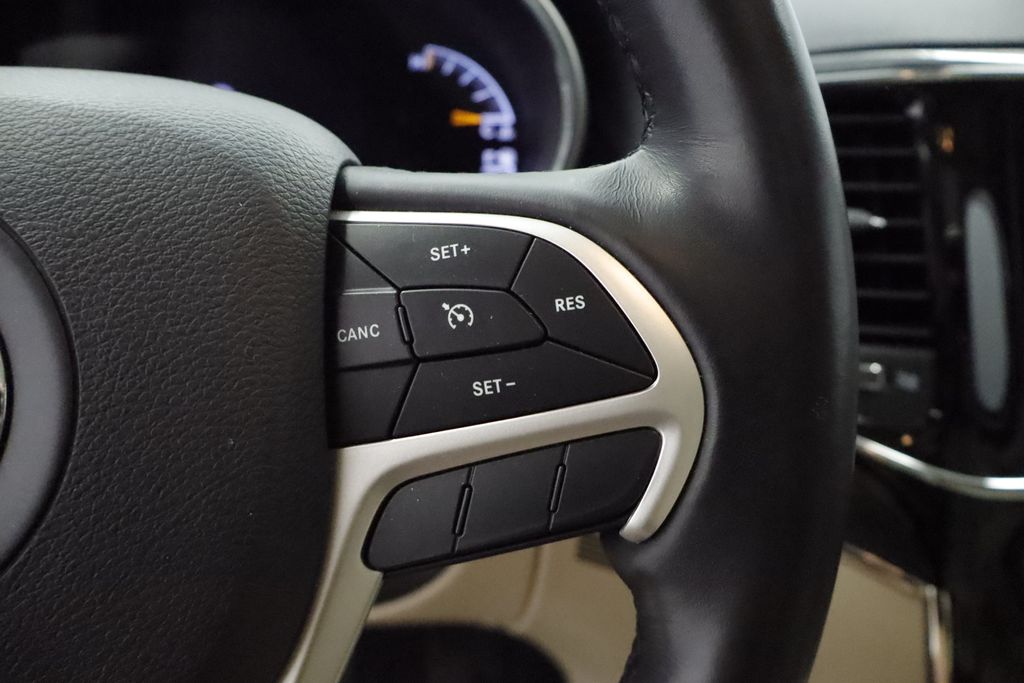 Thumbnail: 2020 Jeep Grand Cherokee - 31