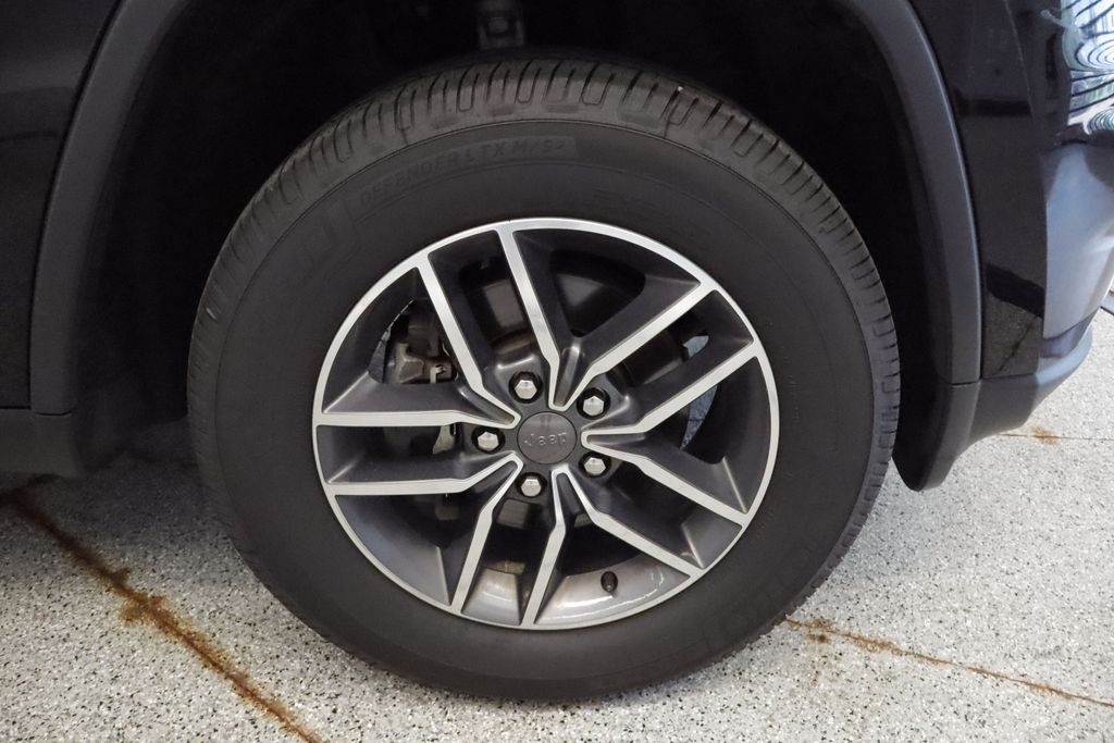 Thumbnail: 2019 Jeep Grand Cherokee - 8