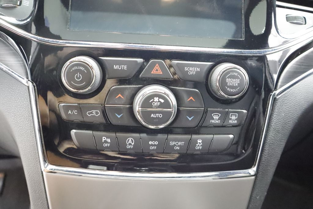 Thumbnail: 2019 Jeep Grand Cherokee - 27