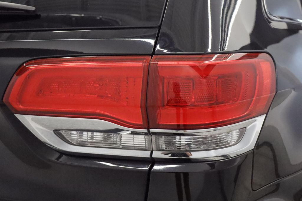 Thumbnail: 2019 Jeep Grand Cherokee - 20