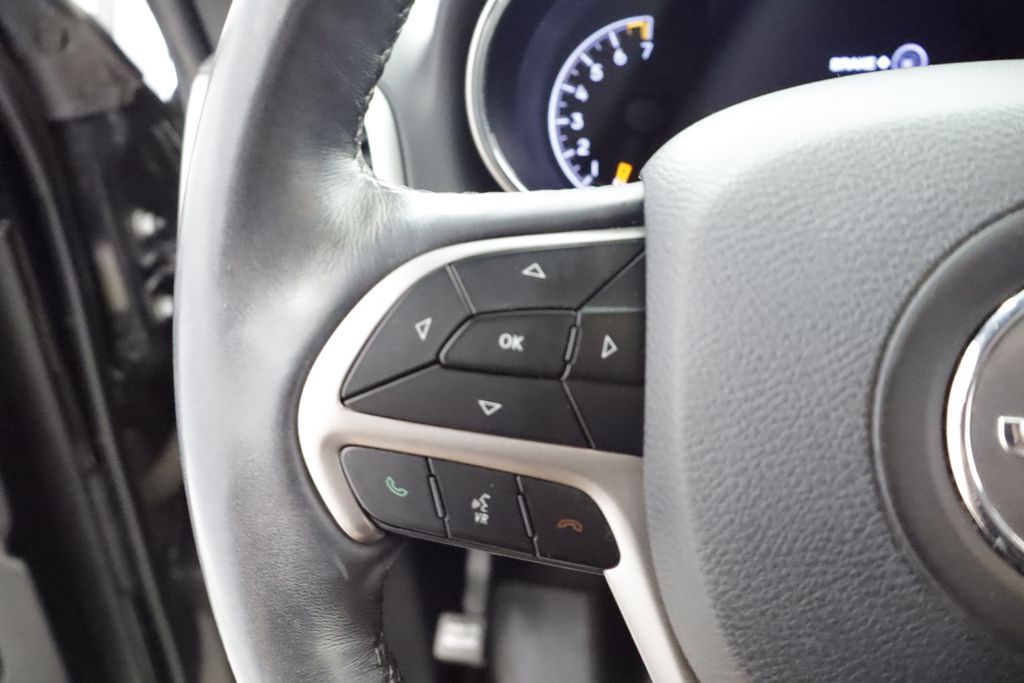 Thumbnail: 2019 Jeep Grand Cherokee - 23
