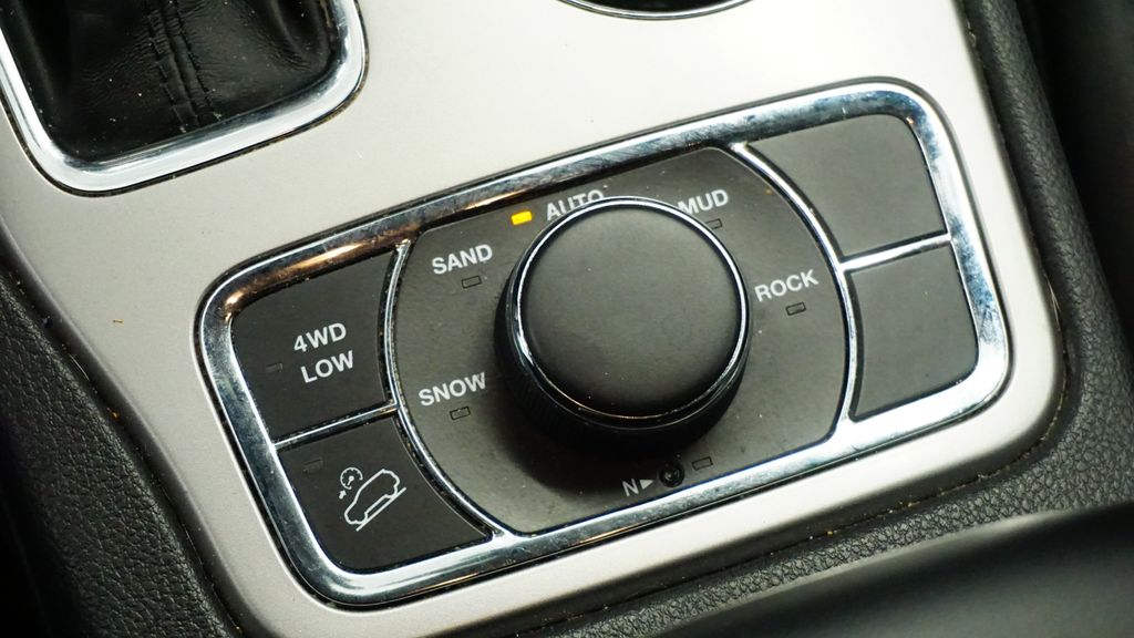 Thumbnail: 2019 Jeep Grand Cherokee - 31