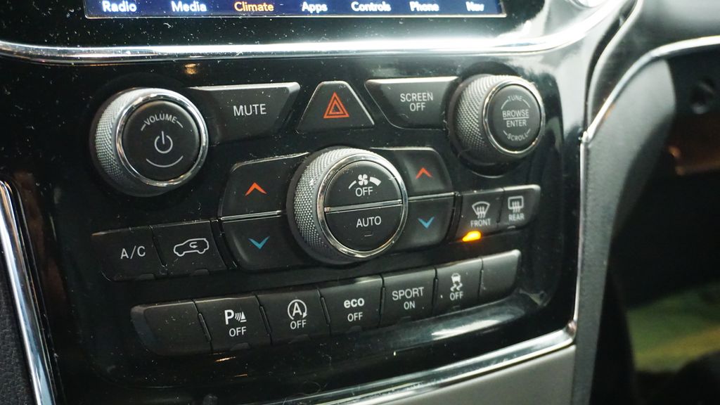 Thumbnail: 2019 Jeep Grand Cherokee - 32