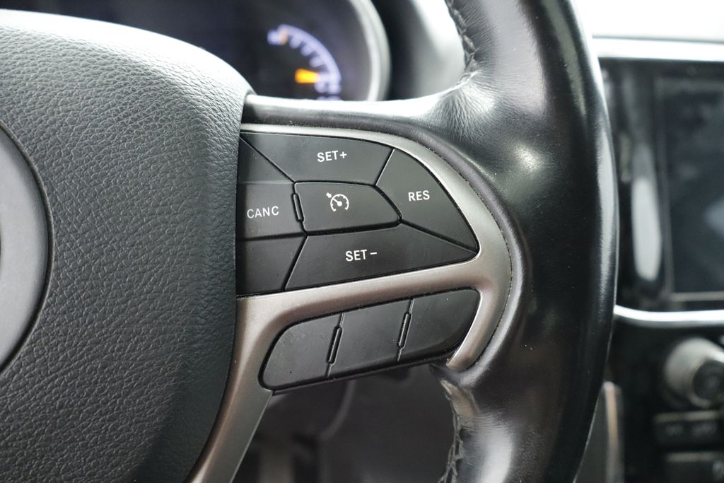 Thumbnail: 2020 Jeep Grand Cherokee - 33