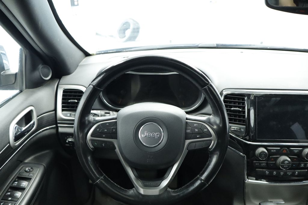 Thumbnail: 2020 Jeep Grand Cherokee - 8