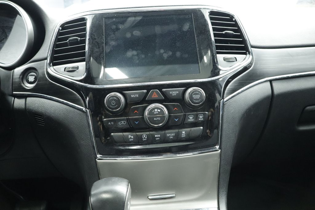 Thumbnail: 2020 Jeep Grand Cherokee - 12