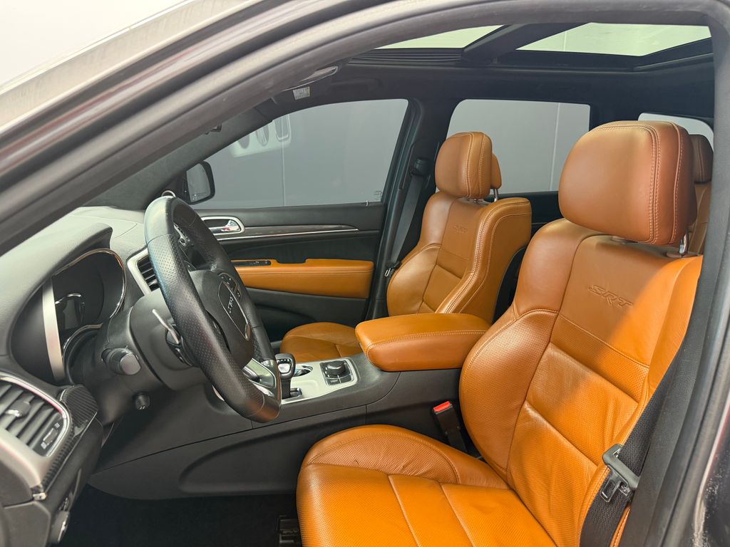 Thumbnail: 2015 Jeep Grand Cherokee - 9
