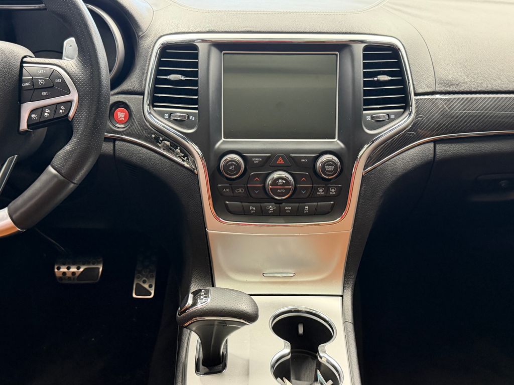 Thumbnail: 2015 Jeep Grand Cherokee - 12