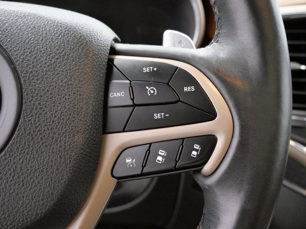 Thumbnail: 2017 Jeep Grand Cherokee - 24