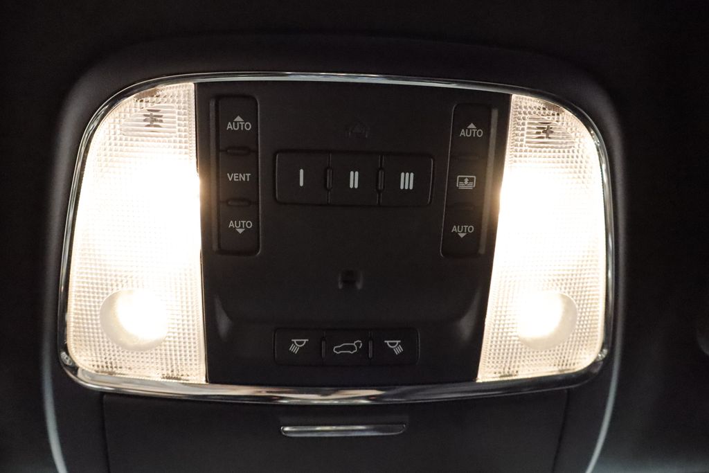 Thumbnail: 2016 Jeep Grand Cherokee - 28