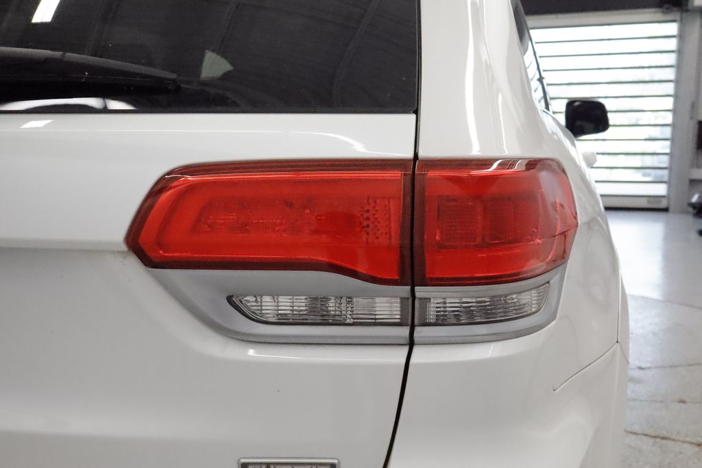 Thumbnail: 2016 Jeep Grand Cherokee - 19