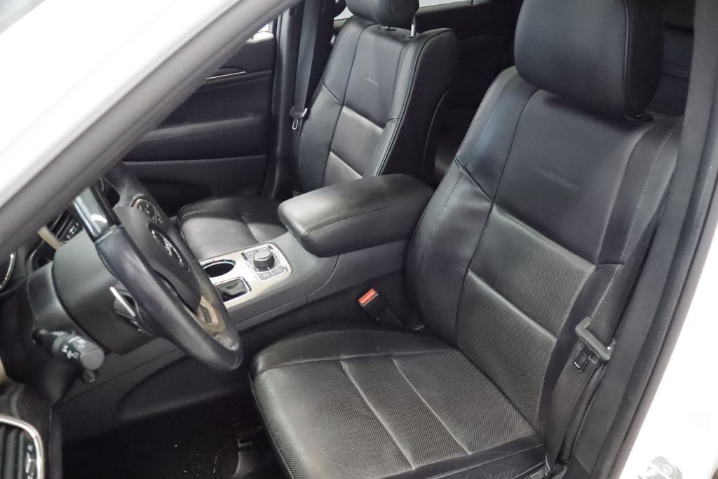 Thumbnail: 2016 Jeep Grand Cherokee - 7