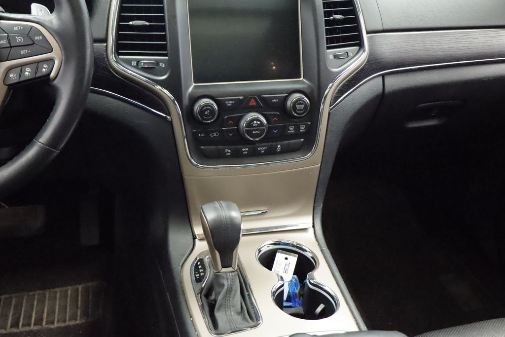 Thumbnail: 2016 Jeep Grand Cherokee - 12