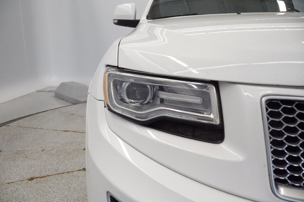 Thumbnail: 2016 Jeep Grand Cherokee - 16
