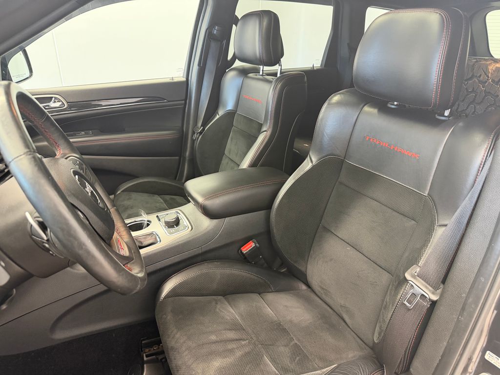 Thumbnail: 2017 Jeep Grand Cherokee - 10