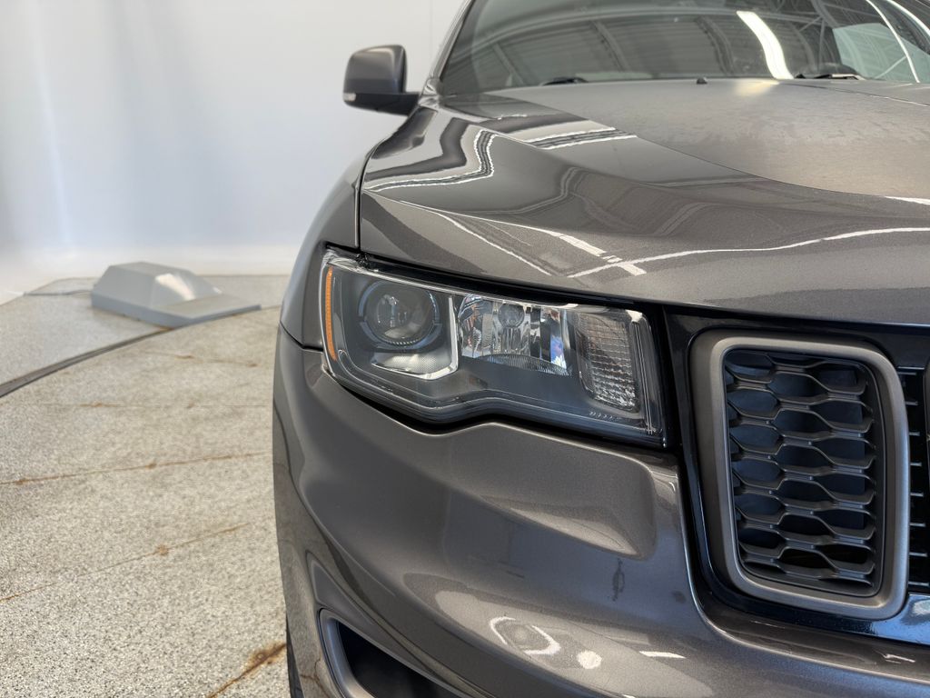Thumbnail: 2017 Jeep Grand Cherokee - 20