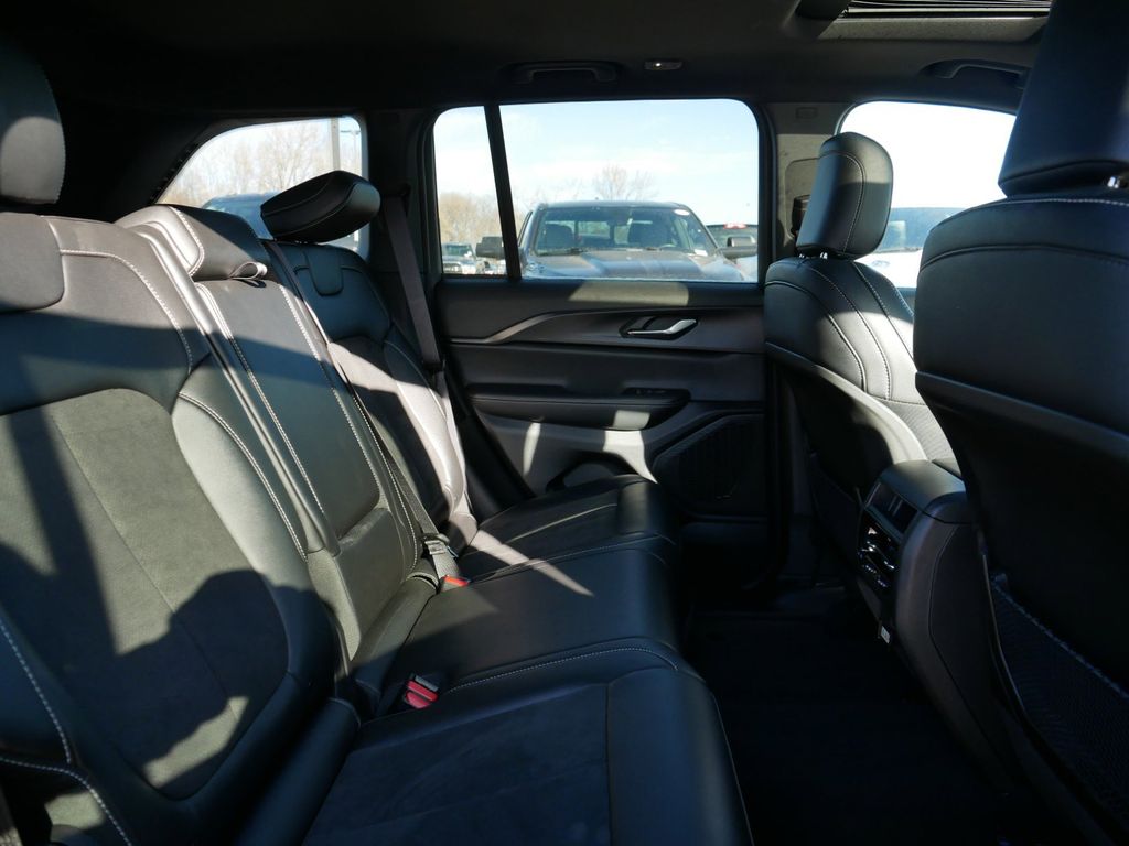 Thumbnail: 2024 Jeep Grand Cherokee - 29