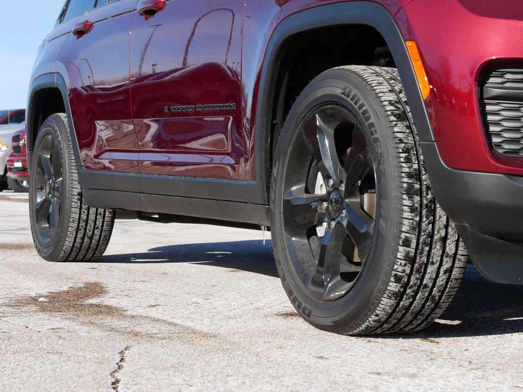 Thumbnail: 2024 Jeep Grand Cherokee - 8